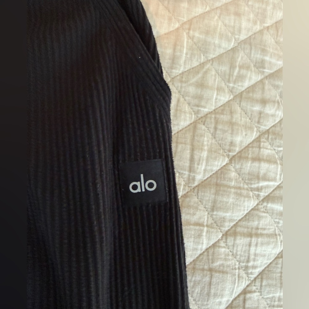 Alo Black Ribbed Pants
Size Large